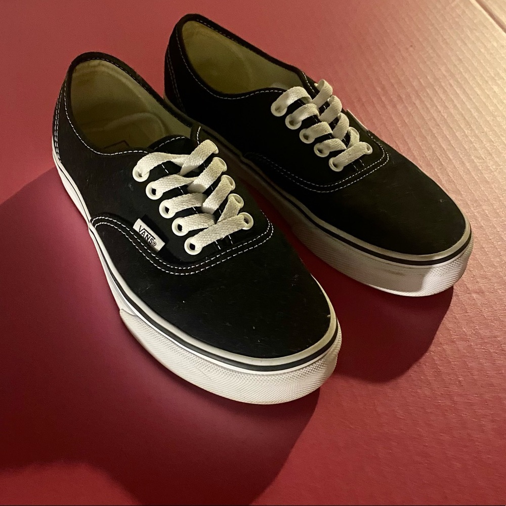 Vans Classic Black Sneakers Skate Shoes Womens size 8 men’s 6.5